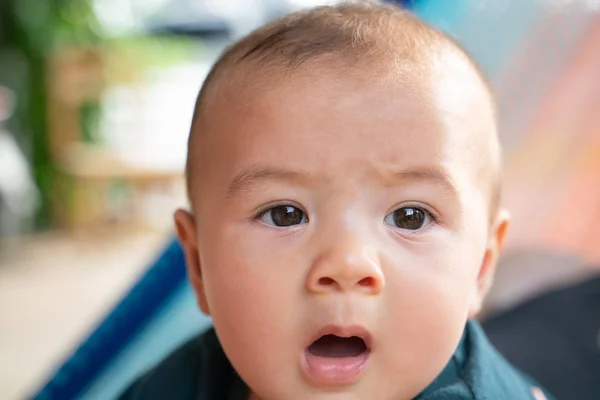 Niño Sentado Hamaca — Foto de Stock