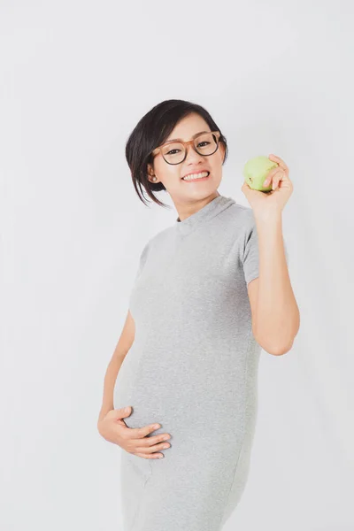 Aziatische Vrouw Eten Guava Met Gelukkig Humeur Focus Gezicht — Stockfoto