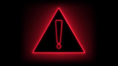 Hareket grafikleri animasyon döngüsü. 4k ultra HD yayın kalitesinde görsel efektler ve VFX. Kırmızı neon uyarı üçgeni ünlem işareti. Karanlık soyut arkaplanda parlayan uyarı işareti.