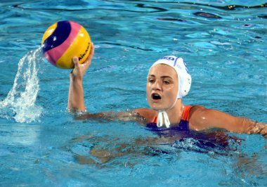 Budapest, Macaristan - 20 Temmuz 2017: Ön eleme, Megens Maud (Ned). Fina Waterpolo Dünya Şampiyonası 2017 yılında Alfred Hajos yüzme merkezinde düzenlendi.