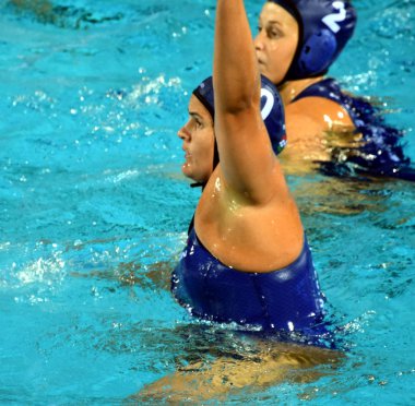 Budapeşte, Macaristan - 20 Temmuz 2017: Bujka Barbara (Hun) ön eleme Hollanda karşı savaşır. Fina Waterpolo Dünya Şampiyonası 2017 yılında Alfred Hajos yüzme merkezinde düzenlendi.