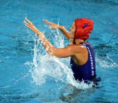 Budapest, Macaristan - 20 Temmuz 2017: Ön eleme, Gangl Edina (Hun) kaleci. Fina Waterpolo Dünya Şampiyonası 2017 yılında Alfred Hajos yüzme merkezinde düzenlendi.