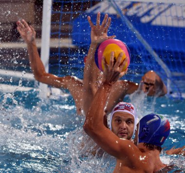 Budapeşte, Macaristan - 20 Temmuz 2017: Hırvat adam waterpolo takım çalış Quaterfinal İtalya'ya karşı. Fina Waterpolo Dünya Şampiyonası 2017 yılında Alfred Hajos yüzme merkezinde düzenlendi.
