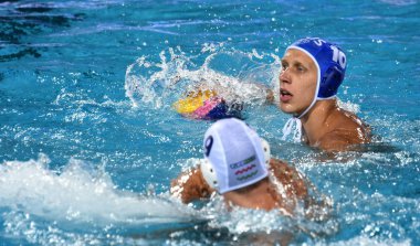 Budapeşte, Macaristan - 25 Temmuz 2017. Kholod Dmitrii (10) Rus waterpolo oyuncu. Fina Waterpolo Dünya Şampiyonası 2017 yılında Alfred Hajos yüzme merkezinde düzenlendi.