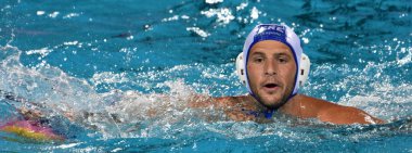 Budapeşte, Macaristan - 27 Temmuz 2017. Yarı final Genidounias Konstantinos (2) Yunan waterpolo oyuncu. Fina Waterpolo Dünya Şampiyonası 2017 yılında Alfred Hajos yüzme merkezinde düzenlendi.