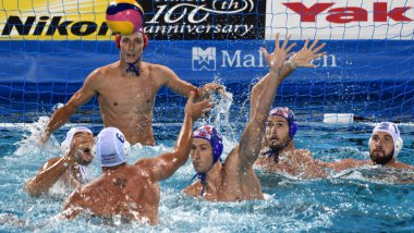Budapeşte, Macaristan - 29 Haziran 2017. Hırvatistan (BIJAC Marko 1, JOKOVIC Maro 5, BULJUBASIC Ivan 6) Macaristan 'a karşı oynadı (HOSNYANSZKY 6, GOR-NAGY 8, MEZEI 11). FINA Waterpolo Dünya Şampiyonası, Final.