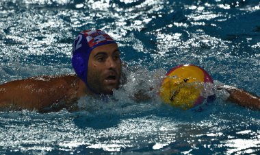 Budapeşte, Macaristan - 29 Temmuz 2017. Garcia Gadea finalde Macaristan karşı oynayan Javier (Cro). Fina Waterpolo Dünya Şampiyonası 2017 yılında Alfred Hajos yüzme merkezinde düzenlendi.