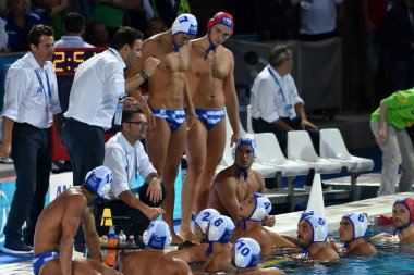Budapeşte, Macaristan - 27 Temmuz 2017. Vlachos Theodoros koçu ve Yunan erkek su takımı yarı final. Fina Waterpolo Dünya Şampiyonası 2017 yılında Alfred Hajos yüzme merkezinde düzenlendi.