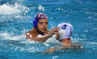 Budapeşte, Macaristan - 29 Temmuz 2017. Loncar Luka (Cro) finalde Macaristan karşı oynamak. Fina Waterpolo Dünya Şampiyonası 2017 yılında Alfred Hajos yüzme merkezinde düzenlendi.