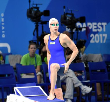 Budapeşte, Macaristan - 25 Temmuz 2017. Verraszto Evelin (Hun) Yüzme freestyle rekabetçi yüzücü. Fina yüzme Dünya Şampiyonası ön ısıtır Duna Arena.