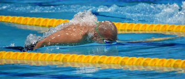 Budapeşte, Macaristan - 25 Temmuz 2017. Cseh Laszlo (Hun) Yüzme kelebek rekabetçi yüzücü. Fina yüzme Dünya Şampiyonası ön ısıtır Duna Arena.