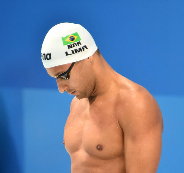 Будапешт, Венгрия - 25 июля 2017 г. Соревнующийся пловец Лима Фелипе (BRA) плавает на бриастроке. Чемпионат мира по плаванию в Дуна-Арене
.