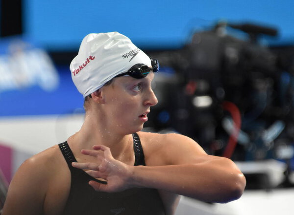 Будапешт, Венгрия - 25 июля 2017 г. Конкурентный пловец LEDECKY Katie (США) плавает вольным стилем. Чемпионат мира по плаванию в Дуна-Арене
.