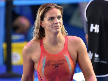 Budapeşte, Macaristan - 30 Temmuz 2017. 50 m kurbağalama Final rekabetçi yüzücü Efimova Yuliya (Rus). Duna arenada Fina yüzme Dünya Şampiyonası düzenlendi.