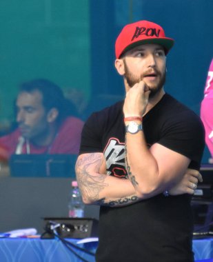 Budapeşte, Macaristan - 28 Temmuz 2017. Shane Tusup (ABD) at arabasıyla Katinka Hosszu (Hun), 200m sırtüstü yarı final. Duna arenada Fina yüzme Dünya Şampiyonası düzenlendi.