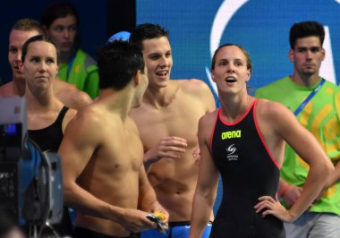 Budapeşte, Macaristan - 26 Temmuz 2017. Takım Avustralya (Mitchell, Larkin mağara Daniel, Mckeon Emma, Campbell Bronte) 4x100m karma karışık geçiş son. Kısa Kulvar Yüzme Şampiyonası.