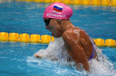 Budapeşte, Macaristan - 30 Temmuz 2017. Kadınlar 4x100m Medley geçiş son Efimova Yuliya (Rus). Duna arenada Fina yüzme Dünya Şampiyonası düzenlendi.