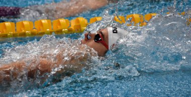 Budapeşte, Macaristan - 27 Temmuz 2017. Rekabetçi yüzücü Telegdy Adam (Hun) 200 m sırtüstü yarı final. Duna arenada Fina yüzme Dünya Şampiyonası düzenlendi.