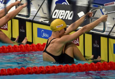 Budapeşte, Macaristan - 26 Temmuz 2017. 50m sırtüstü yarı final içinde rekabetçi yüzücü Barratt Holly (Aus). Duna arenada Fina yüzme Dünya Şampiyonası düzenlendi.
