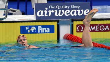 Budapeşte, Macaristan - 26 Temmuz 2017. Rekabetçi yüzücü Emily Seebohm (Aus) Yüzme 50 m sırtüstü. Fina yüzme Dünya Şampiyonası ön ısıtır Duna Arena.