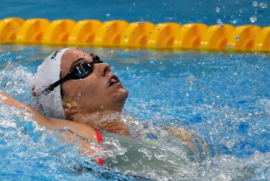 Budapeşte, Macaristan - 28 Temmuz 2017. Rekabetçi yüzücü Burian 200 m sırtüstü yüzme Katalin (Hun). Fina yüzme Dünya Şampiyonası ön ısıtır Duna Arena.