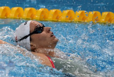 Budapeşte, Macaristan - 28 Temmuz 2017. Rekabetçi yüzücü Burian 200 m sırtüstü yüzme Katalin (Hun). Fina yüzme Dünya Şampiyonası ön ısıtır Duna Arena.