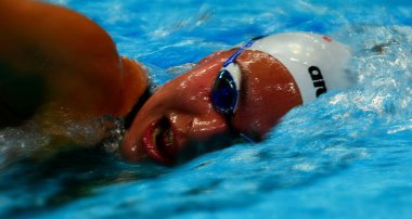 Budapeşte, Macaristan - 25 Temmuz 2017. 1500m serbest son rekabetçi yüzücü Kesely Ajna (Hun). Dünya Şampiyonası Final Duna arenada yüzme Kısa kulvar.