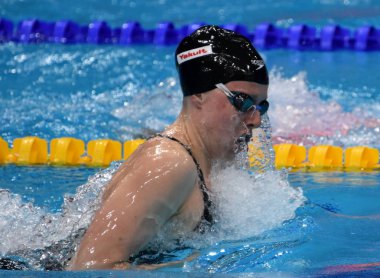 Budapeşte, Macaristan - 27 Temmuz 2017. 200 m kurbağalama yarı final rekabetçi yüzücü Kral Lilly (ABD). Duna arenada Fina yüzme Dünya Şampiyonası düzenlendi.