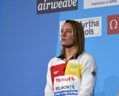 Budapeşte, Macaristan - 25 Temmuz 2017. Belmonte Mireia (Esp) bayanlar 1500 m serbest zafer töreninde rekabetçi yüzücü. Duna arenada Fina yüzme Dünya Şampiyonası düzenlendi.