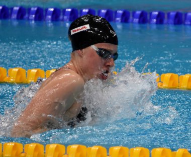 Budapeşte, Macaristan - 30 Temmuz 2017. Kral Lilly (ABD) kadın 4x100m Medley geçiş son. Duna arenada Fina yüzme Dünya Şampiyonası düzenlendi.