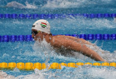 Budapeşte, Macaristan - 30 Temmuz 2017. 400 m bireysel karışık Final rekabetçi yüzücü Verraszto David (Hun). Duna arenada Fina yüzme Dünya Şampiyonası düzenlendi.