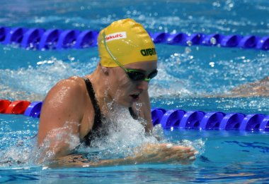 Budapeşte, Macaristan - 28 Temmuz 2017. 200 m kurbağalama Final rekabetçi yüzücü Mckeown Taylor (Aus). Duna arenada Fina yüzme Dünya Şampiyonası düzenlendi.