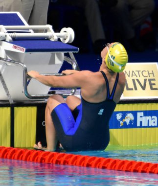 Budapeşte, Macaristan - 30 Temmuz 2017. Yüzücü Lindborg Ida (Swe) kadın 4x100m Medley geçiş son. Kısa Kulvar Yüzme Şampiyonası.
