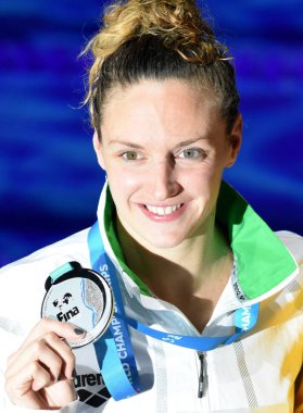 Budapeşte, Macaristan - 29 Temmuz 2017. Hosszu Katinka (Hun), kadınlar 200 m sırtüstü zafer töreni Ulusal Şampiyonası ikincisidir. Kısa Kulvar Yüzme Şampiyonası.