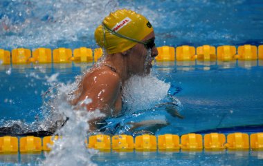 Budapeşte, Macaristan - 27 Temmuz 2017. Rekabetçi yüzücü Mckeown Taylor (Aus) 200 m kurbağalama yarı final. Duna arenada Fina yüzme Dünya Şampiyonası düzenlendi.