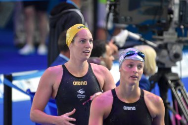 Budapeşte, Macaristan - 25 Temmuz 2017. 100m sırtüstü Final sonra rekabetçi yüzücü Seebohm Emily (Aus). Duna arenada Fina yüzme Dünya Şampiyonası düzenlendi.