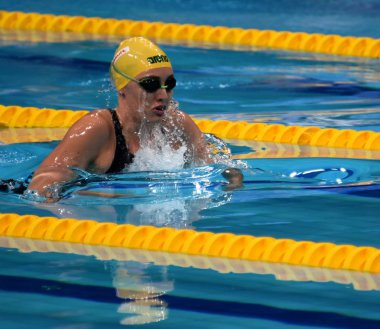 Budapeşte, Macaristan - 27 Temmuz 2017. Rekabetçi yüzücü Mckeown Taylor (Aus) 200 m kurbağalama yarı final. Duna arenada Fina yüzme Dünya Şampiyonası düzenlendi.