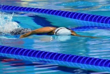 Budapeşte, Macaristan - 29 Temmuz 2017. 800 m serbest stil Final rekabetçi yüzücü Kapas Boglarka (Hun). Duna arenada Fina yüzme Dünya Şampiyonası düzenlendi.