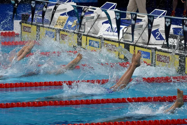 Budapest Hungría Jul 2017 Nadadores Espalda Saltan Agua Campeonato Mundial — Foto de Stock