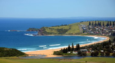 Panoramik Gerrigong dan Mount Pleasant uyanık. Kiama yüksekliklerde MT hoş uyanık plaj ve şehir gösterim sağlar. Gerringong sahil kasaba ve Werri Beach.