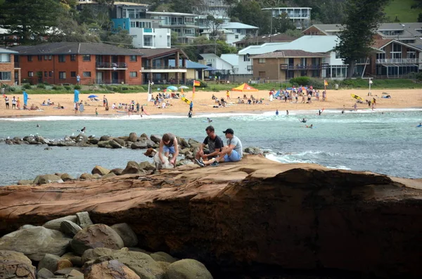 Avoca Beach Australia Apr 2015 Padre Sus Hijos Con Sus — Foto de Stock