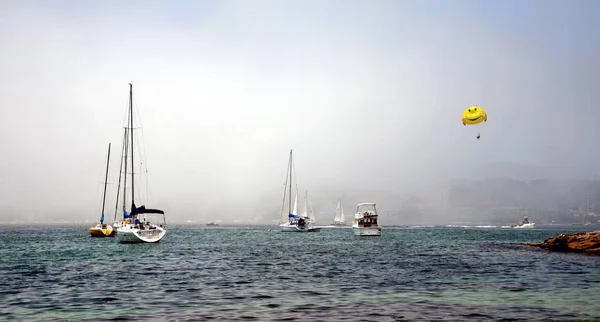 Yates North Harbour Fourty Baskets Beach Día Niebla Varonil Fondo — Foto de Stock