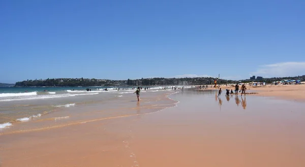 Sydney Austrália Fevereiro 2019 Pessoas Relaxando Praia Domingo Quente Hora — Fotografia de Stock