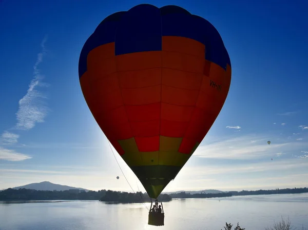 Canberra Australia Marca 2019 Balonem Latanie Powietrzu Powyżej Jeziora Burley — Zdjęcie stockowe