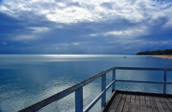 Excelentes Vistas Hervey Bay Desde Embarcadero Madera Torquay Muelle También — Foto de Stock