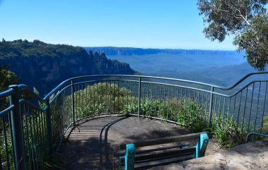 Blue Mountains National Park'ta üç kız kardeş kaya oluşumu (Nsw, Avustralya)