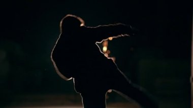 Dövüş sanatları, feilong, gece arka planı hileler kıvılcım, ağır çekim