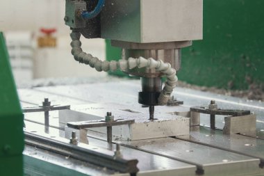 Metal parçaların torna ile Cnc Makine Fabrikası'nda ile işleme
