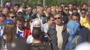 Kazan, Rusya Federasyonu - 16 Haziran 2018: FIFA Dünya Kupası 2018 - kalabalık taraftar maçtan sonra Avustralya - Fransa yürüyüş
