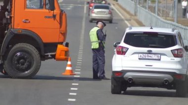 Kazan, Rusya Federasyonu - 16 Haziran 2018: FIFA Dünya Kupası 2018 - Rus yol askeri memur Şampiyonası'nda - polis kalabalığın korur